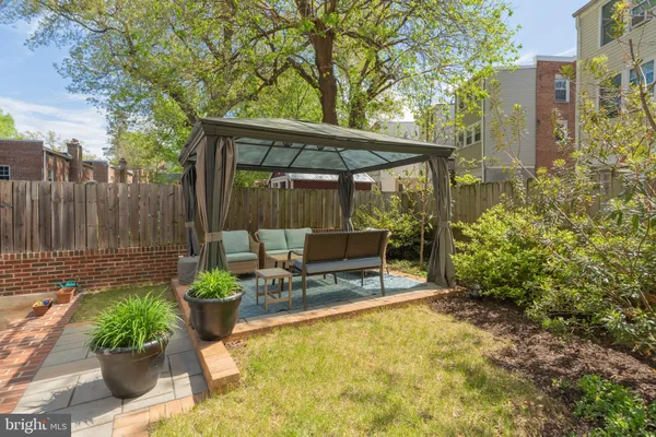 $865,000 | 1628 North Colonial Terrace, Arlington, VA 22209