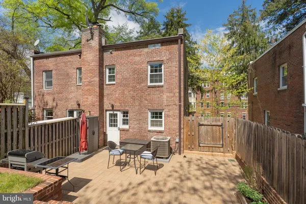 $865,000 | 1628 North Colonial Terrace, Arlington, VA 22209