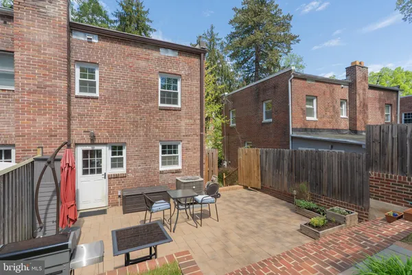 $865,000 | 1628 North Colonial Terrace, Arlington, VA 22209
