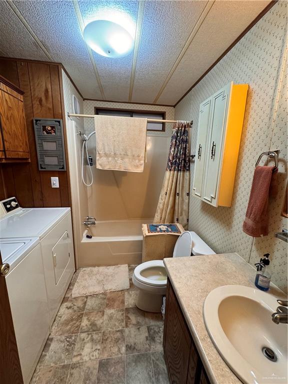 2112 Kelly Mission, TX 78572 - Photo 17 of 24 a bathroom with a sink a toilet and shower
