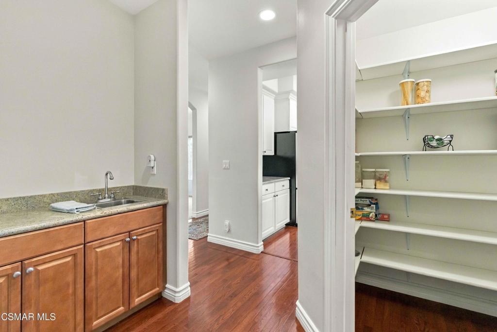 1351 Rainey Road Simi Valley, CA 93063 - Photo 26 of 65 Gallery Image 26