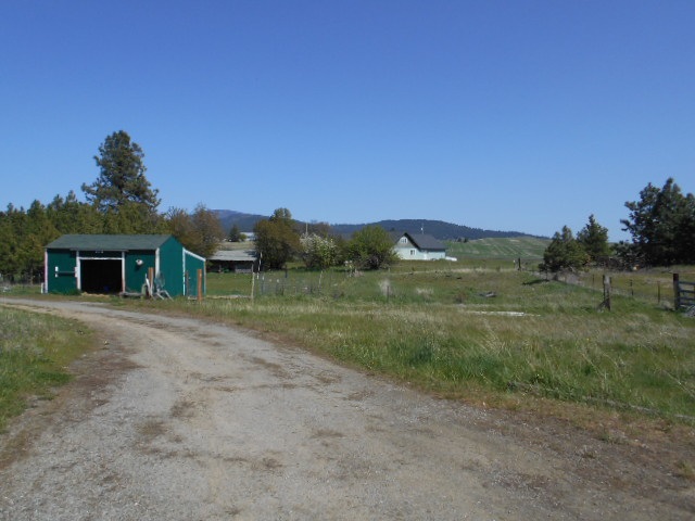 12108 East Rinear Road Valleyford, WA 99036 - Photo 11 of 20