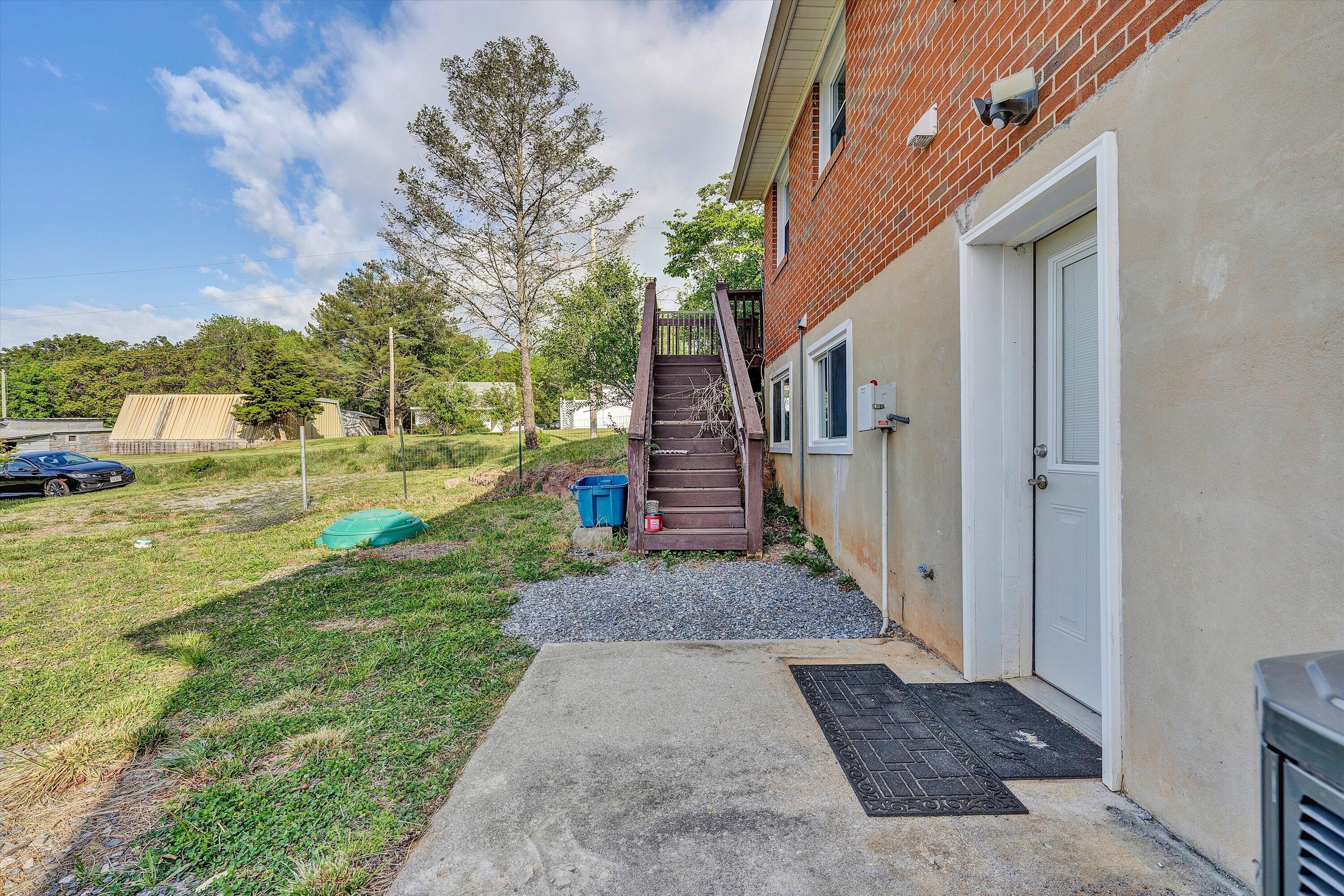 10640 Stewartsville Road Vinton, VA 24179 - Photo 27 of 33 27-SGP-03469