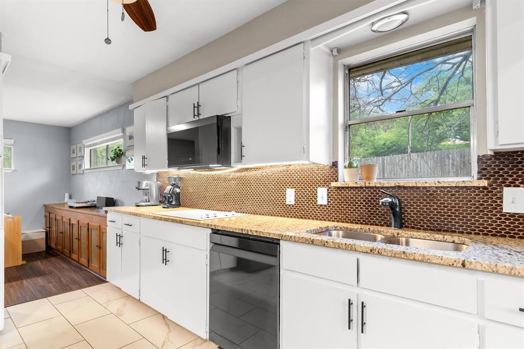 632 Caduceus Court Hurst, TX 76053 - Photo 10 of 34