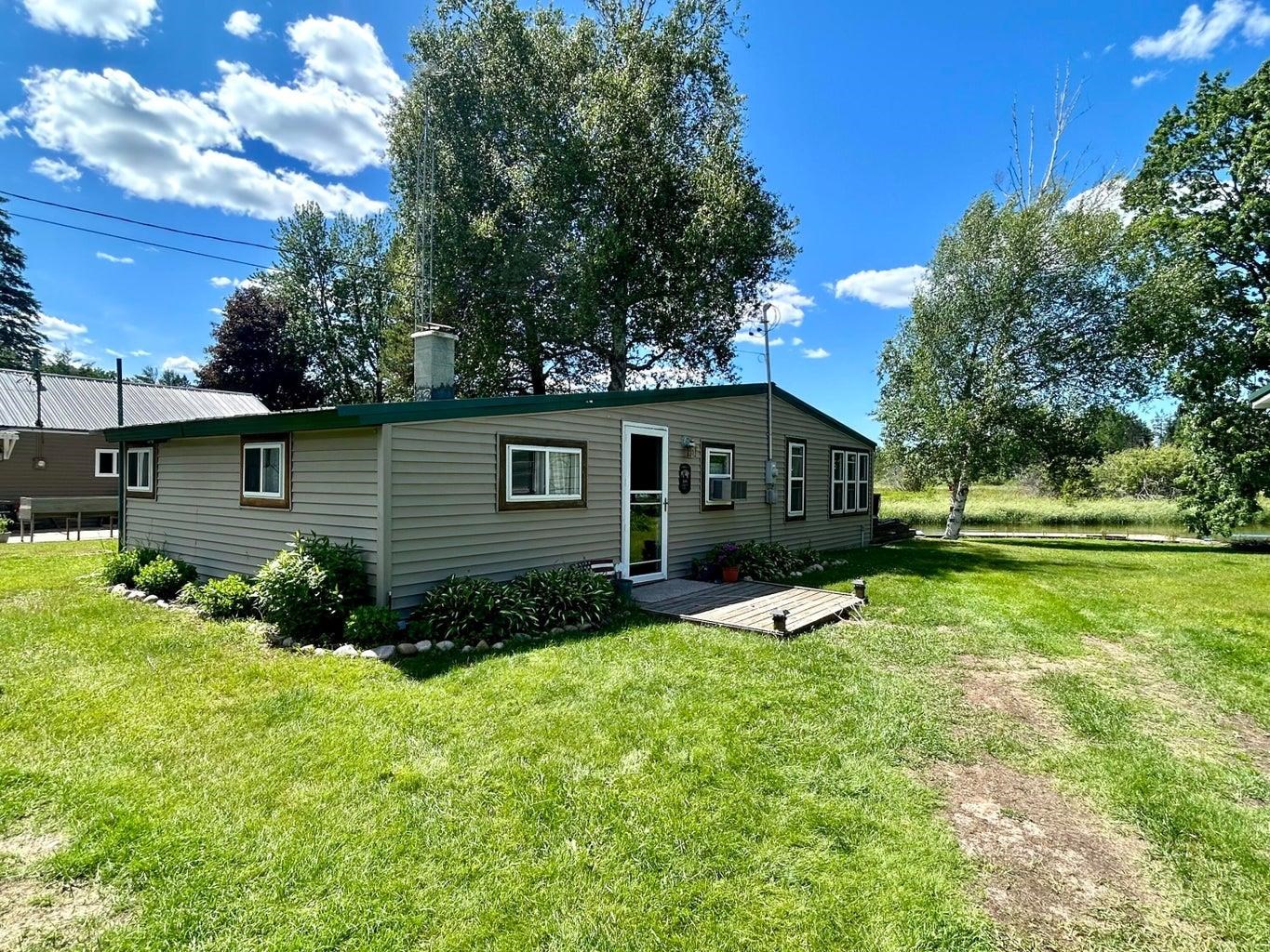 9312 Elizabeth Road Houghton Lake, MI 48629 - Photo 1 of 27