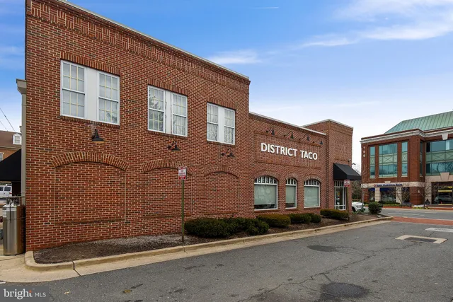 $875,000 | 521 North Payne Street, Alexandria, VA 22314