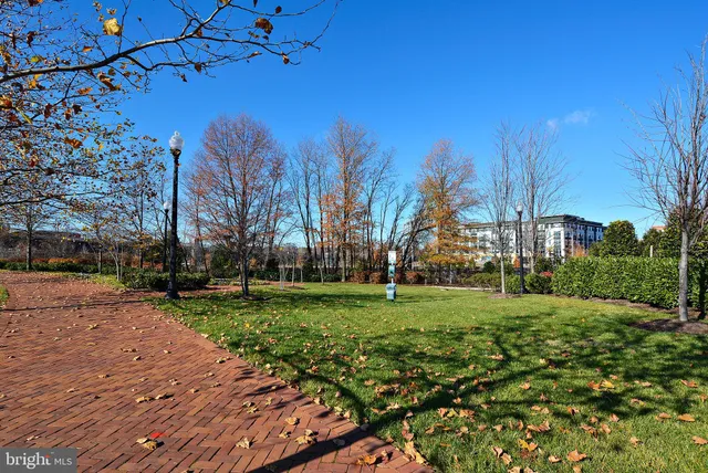 $875,000 | 521 North Payne Street, Alexandria, VA 22314