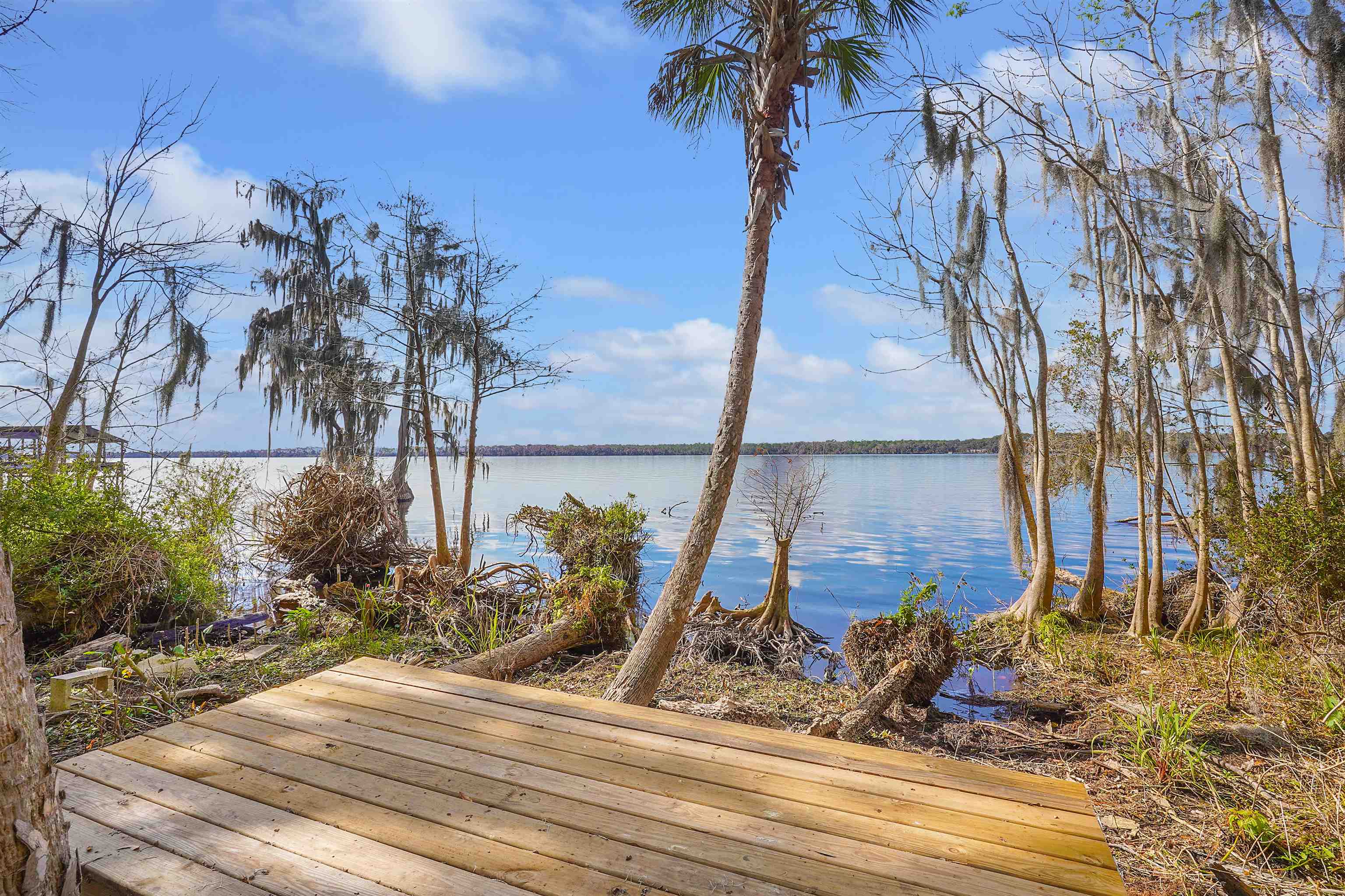1249 County Rd Crescent, Unit 309 Crescent City, FL 32112 - Photo 16 of 23 a view of a terrace with sky view