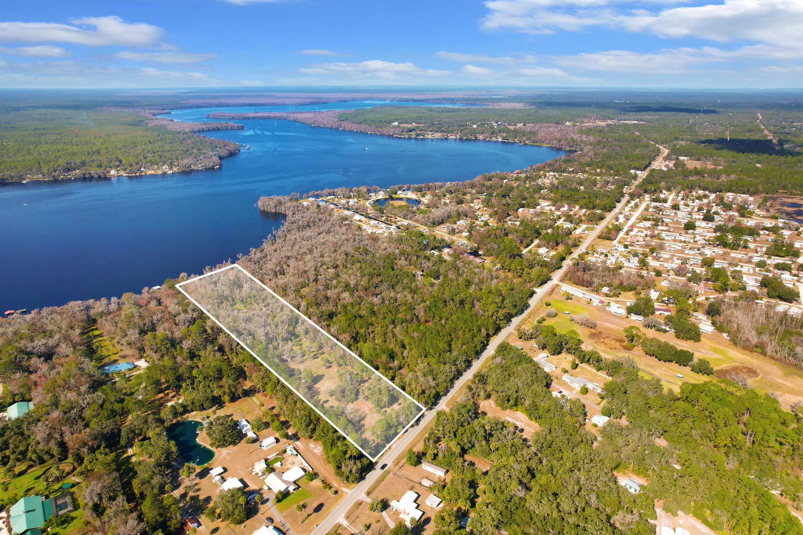 1249 County Rd Crescent, Unit 309 Crescent City, FL 32112 - Photo 20 of 23 a view of a sky from a terrace