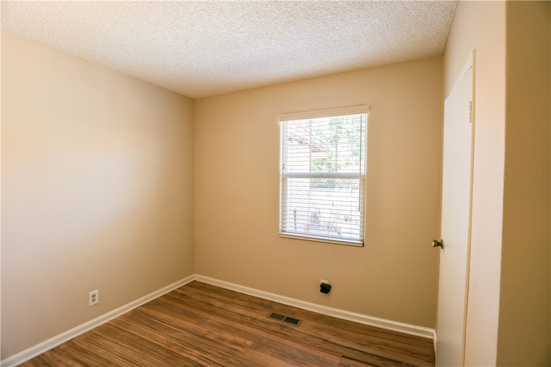 3477 Avenida Simi Simi Valley, CA 93063 - Photo 14 of 16