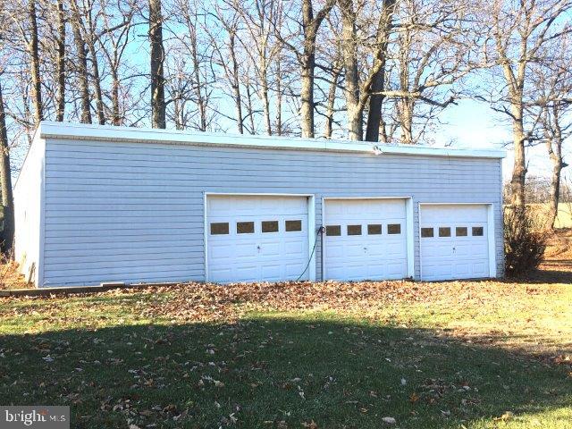 12501 Jesse Smith Road Mount Airy, MD 21771 - Photo 4 of 22 Gallery Image 4