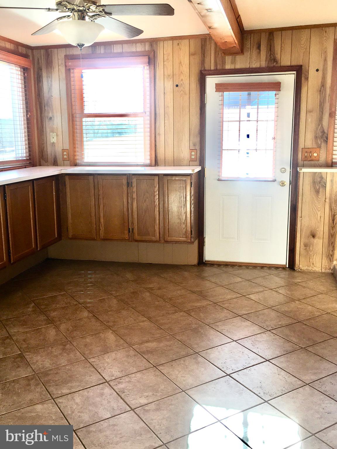 12501 Jesse Smith Road Mount Airy, MD 21771 - Photo 8 of 22 Gallery Image 8