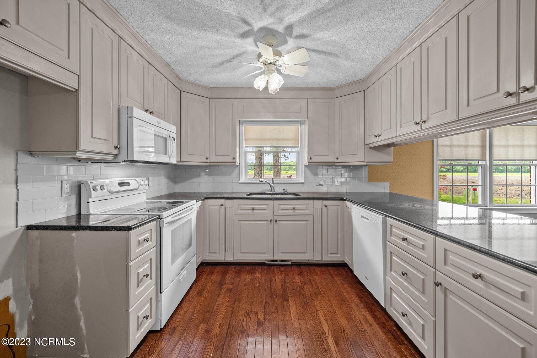 2499 Airport Road Kinston, NC 28504 - Photo 38 of 54 38-web-or-mls-DSC_2932