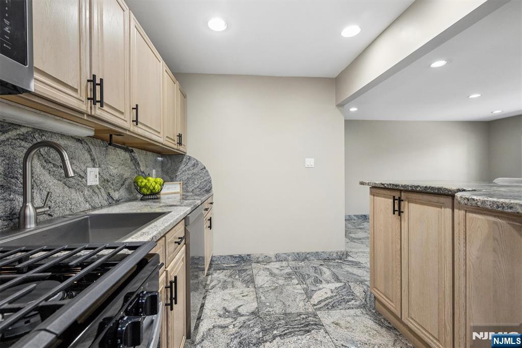50 Lindsley Road, Unit 4 Cedar Grove, NJ 07009 - Photo 11 of 22 Gallery Image 11
