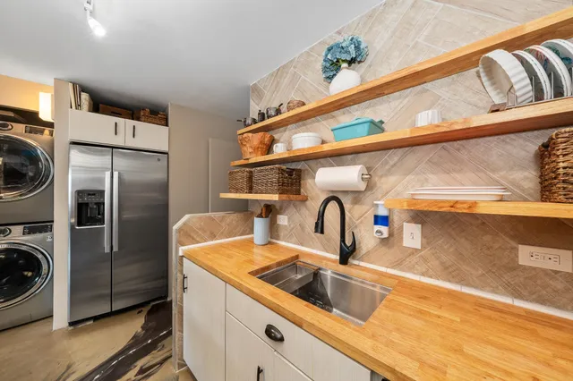 $1,100,000 | 150 Hauoli Street, Unit 511, Wailuku, HI 96793