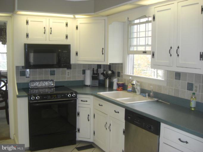 4254 Salem Bottom Road Westminster, MD 21157 - Photo 18 of 19 Kitchen