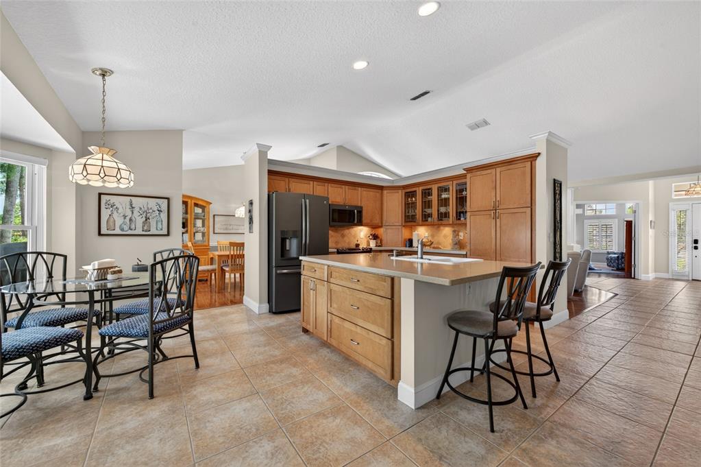 8243 Riviera Shore Court Orlando, FL 32817 - Photo 10 of 45