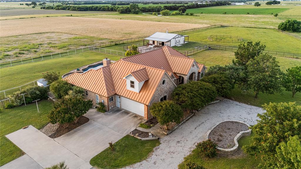 590 County Road 385 Valley View, TX 76272 - Photo 5 of 37