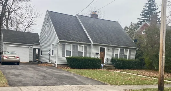 $2,650 | 35 Westmoreland Drive, Rochester, NY 14620