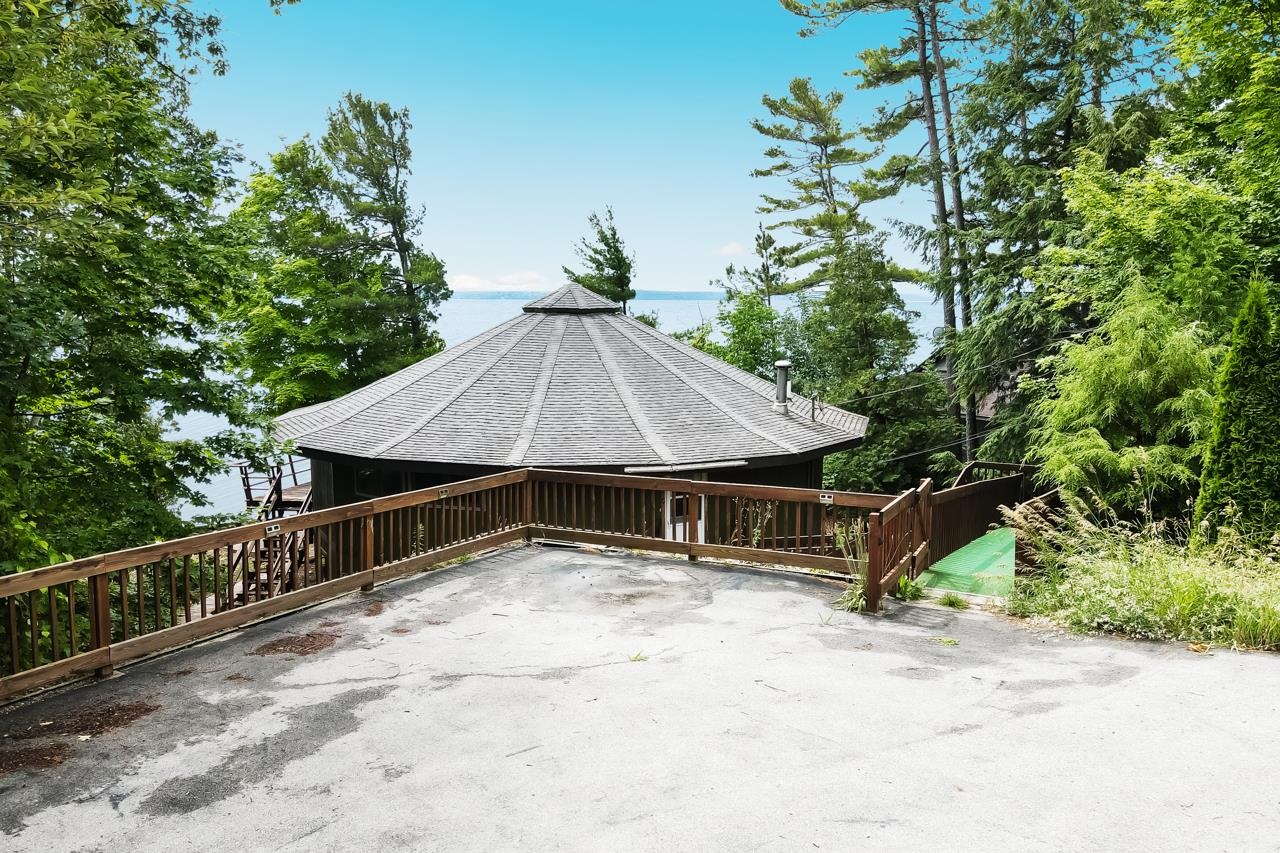 11576 Bluff Road Traverse City, MI 49686 - Photo 11 of 36