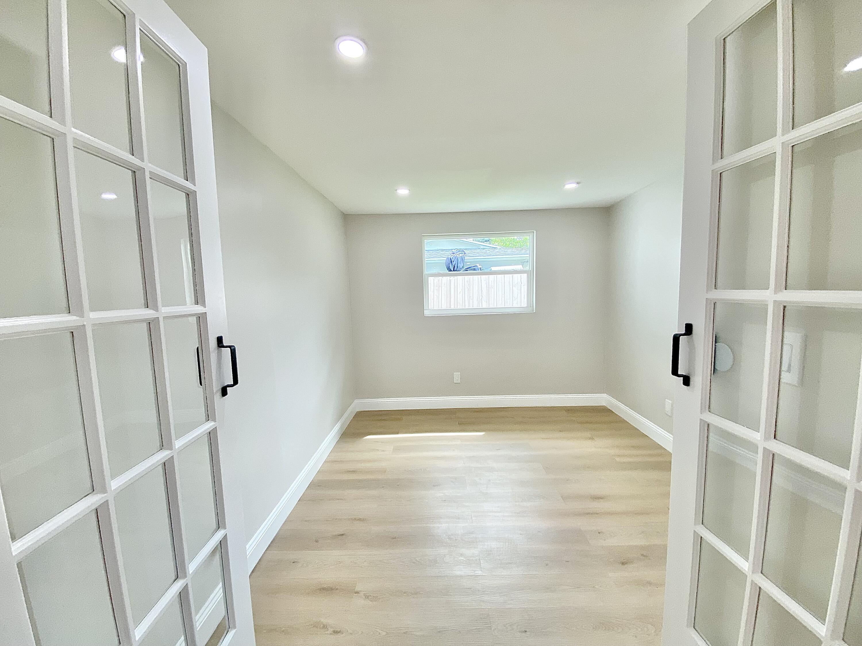 500 Southwest 3rd Avenue Boca Raton, FL 33432 - Photo 27 of 39 a view of an empty room