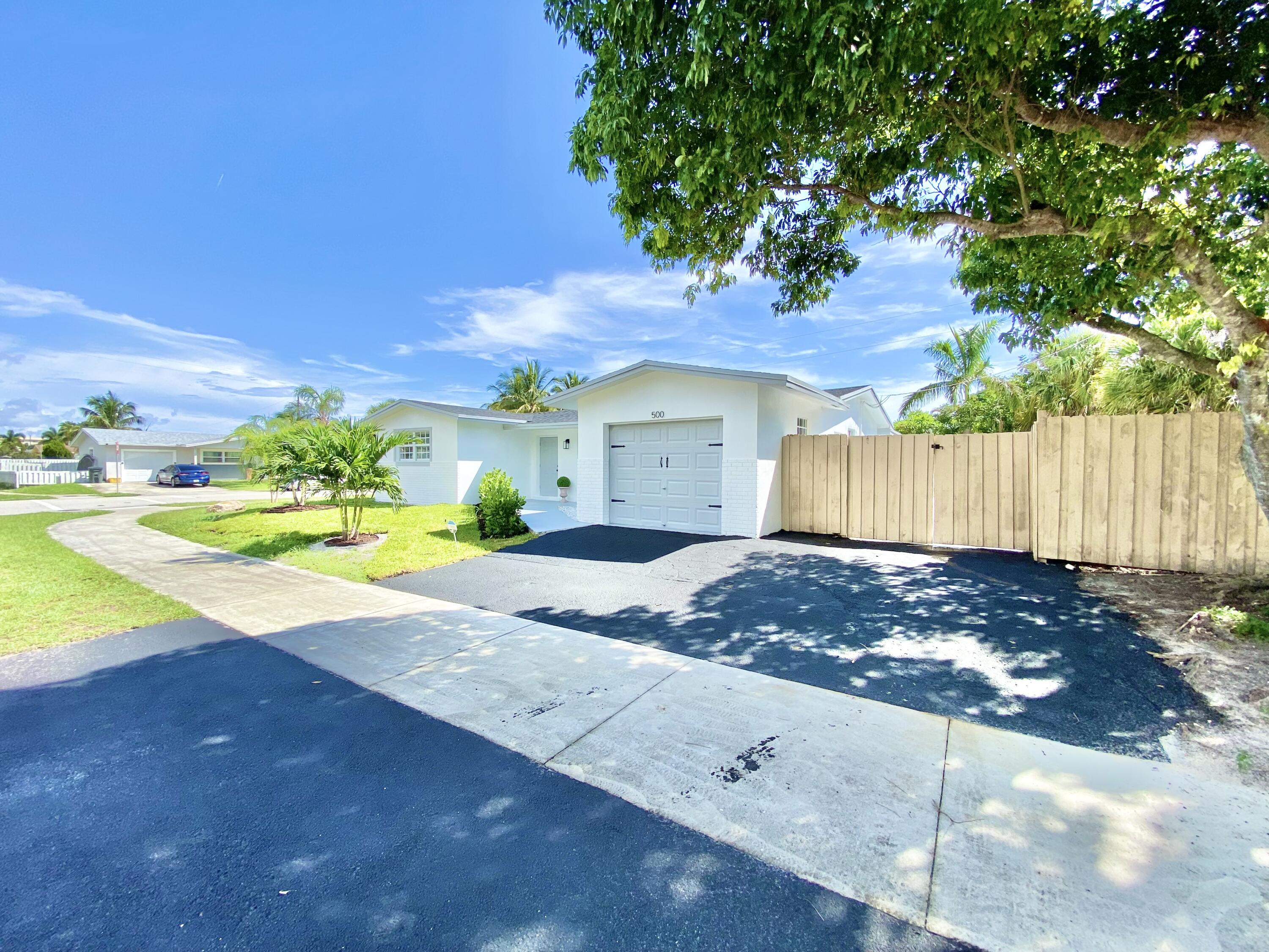 500 Southwest 3rd Avenue Boca Raton, FL 33432 - Photo 36 of 39 a view of outdoor space and yard
