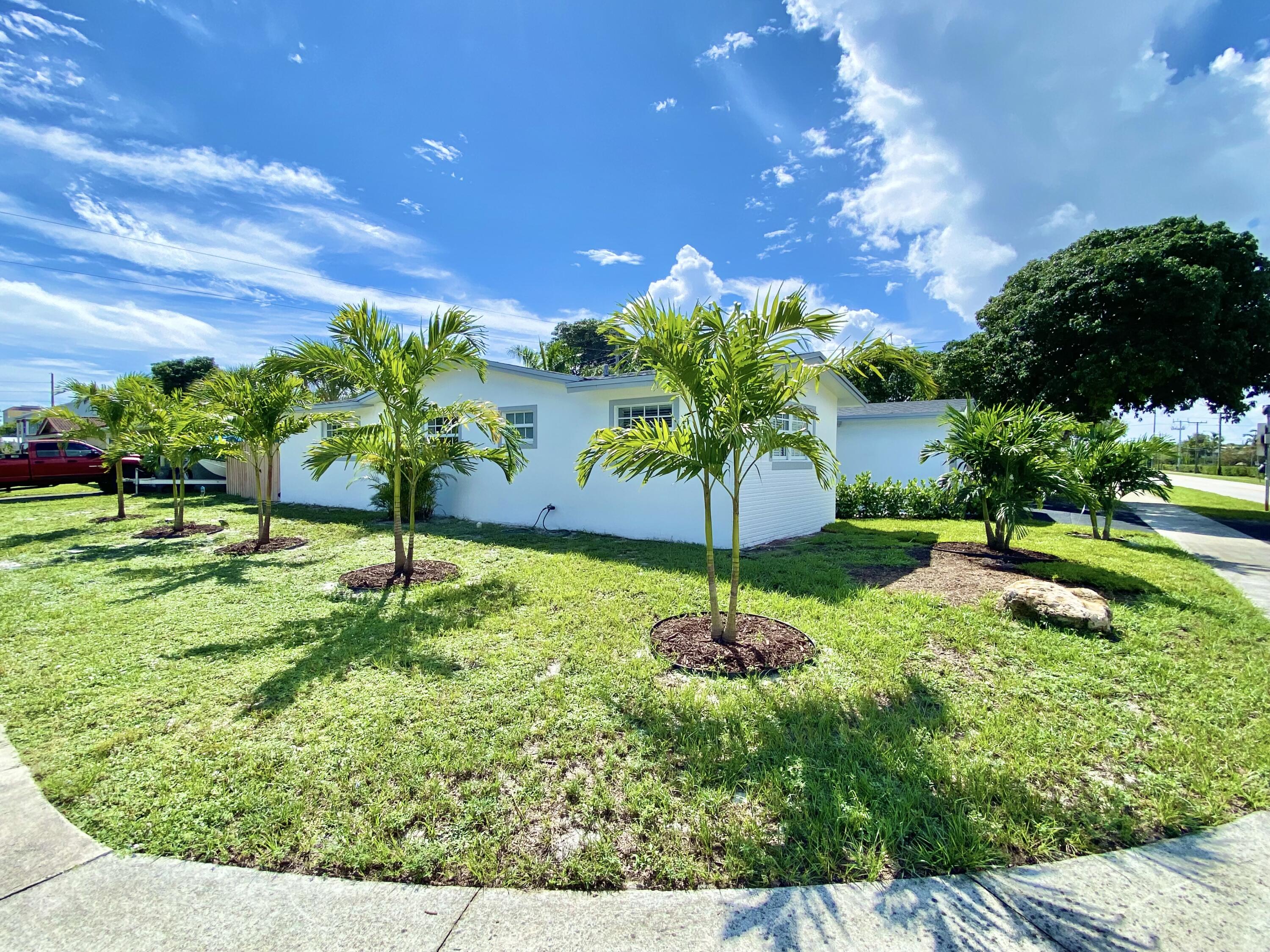 500 Southwest 3rd Avenue Boca Raton, FL 33432 - Photo 38 of 39 a view of a garden