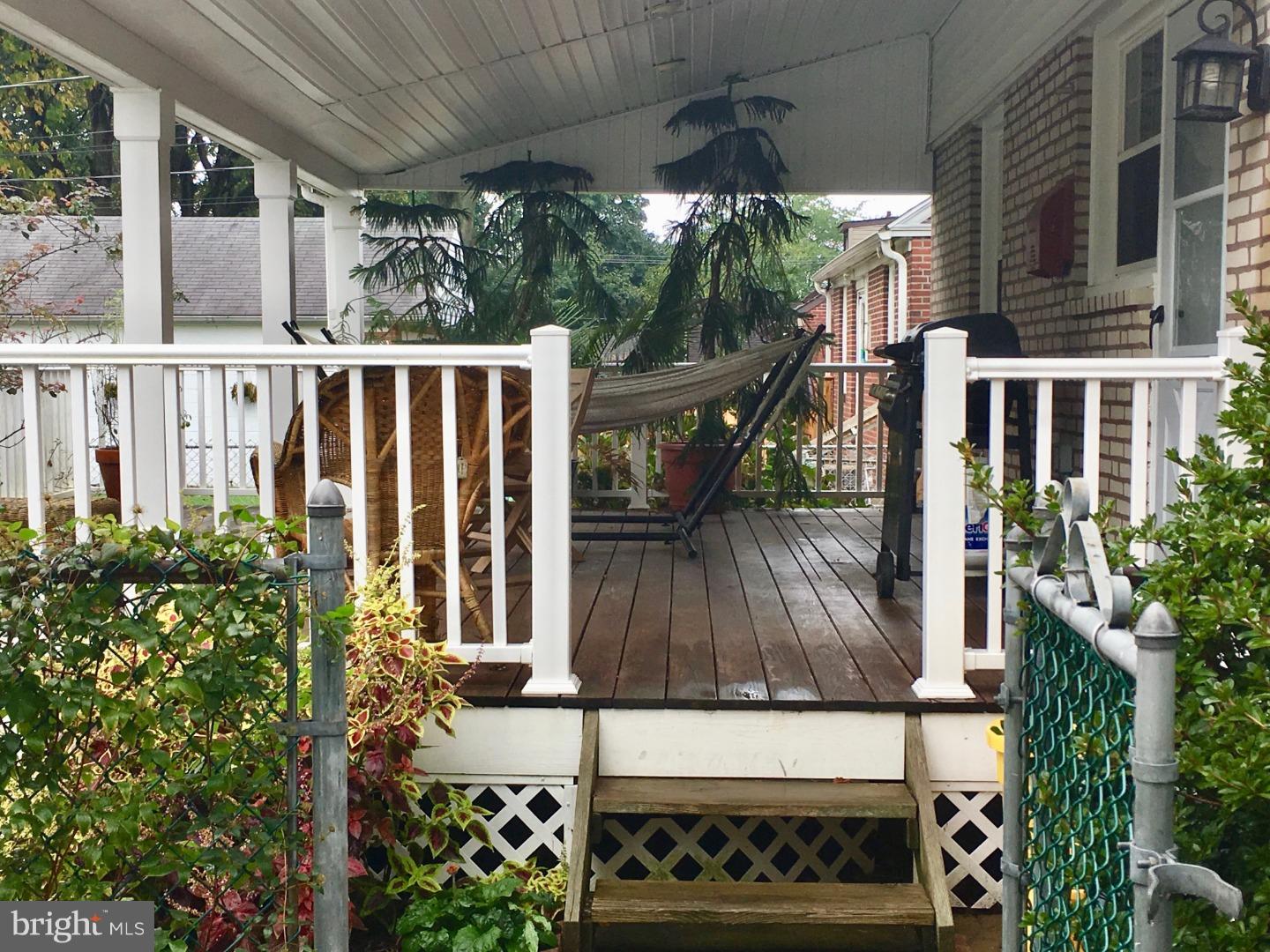422 Larchwood Road Springfield, PA 19064 - Photo 4 of 17 Porch
