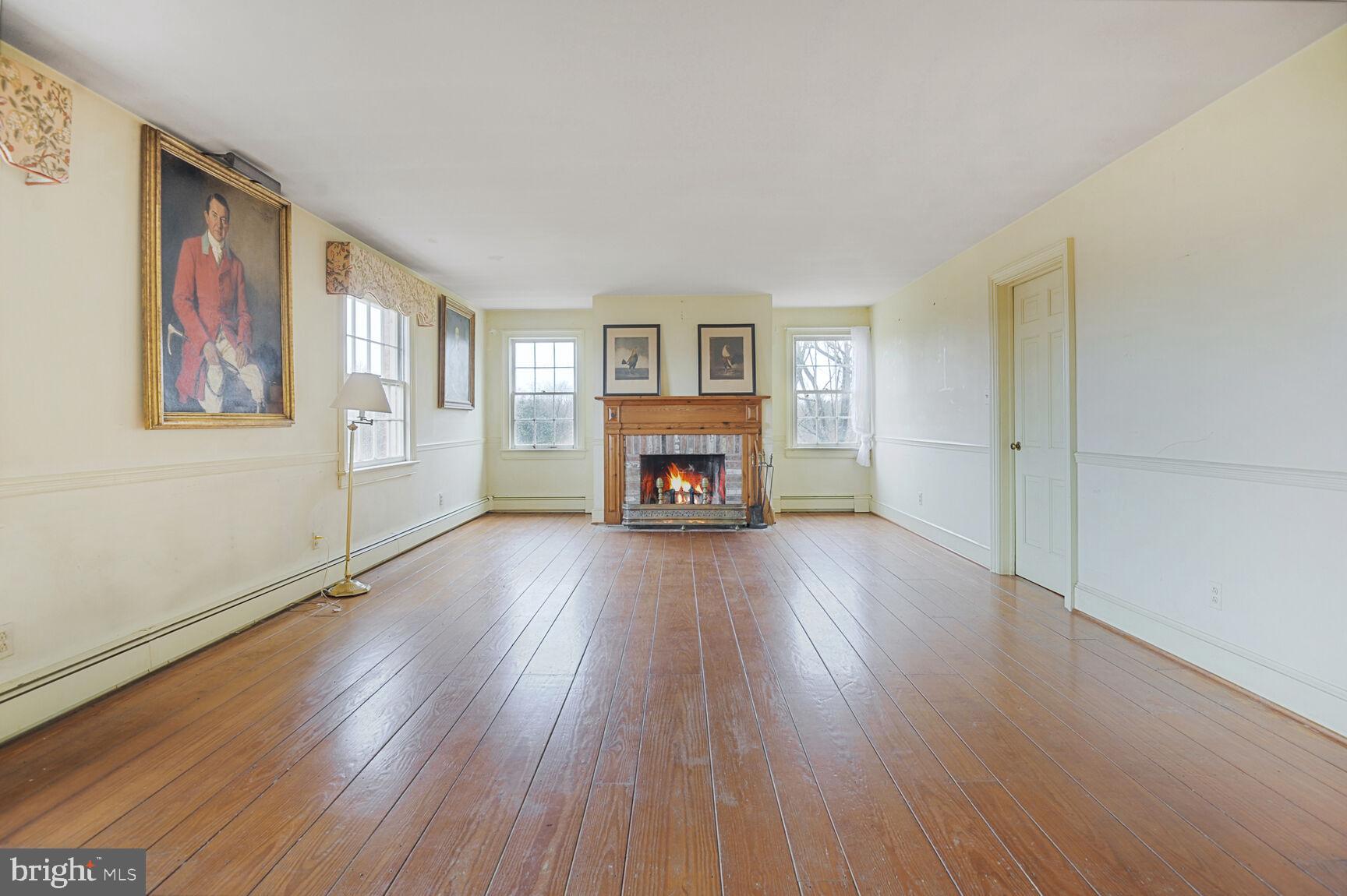 1600 Briggs Road Berryville, VA 22611 - Photo 11 of 38 Large family room/den