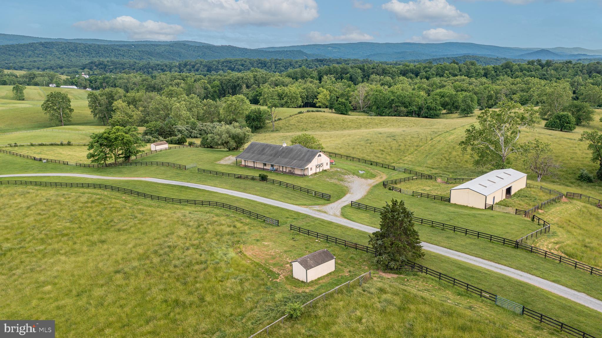 1600 Briggs Road Berryville, VA 22611 - Photo 29 of 38 Stable