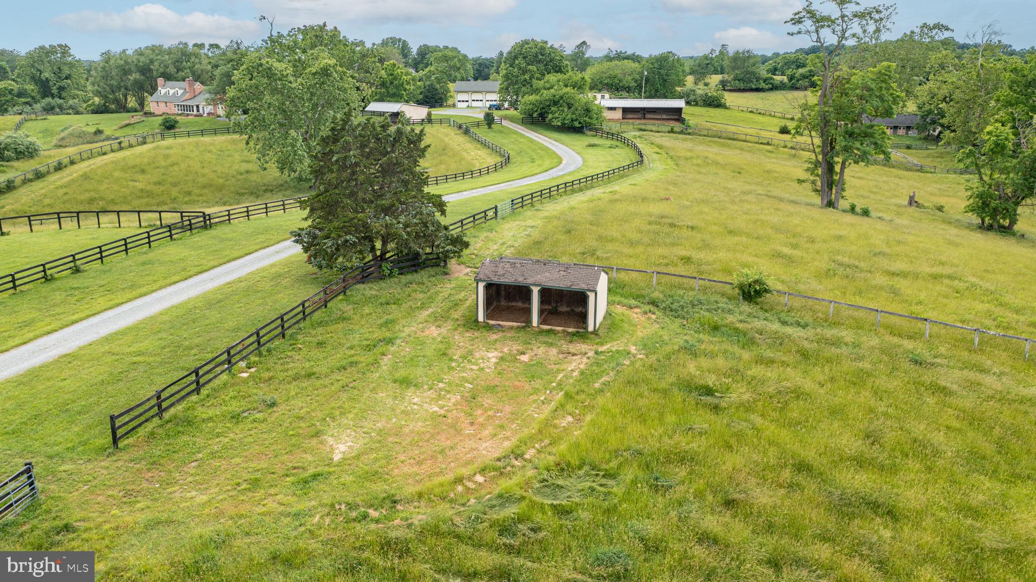 1600 Briggs Road Berryville, VA 22611 - Photo 31 of 38 Run-in Shed
