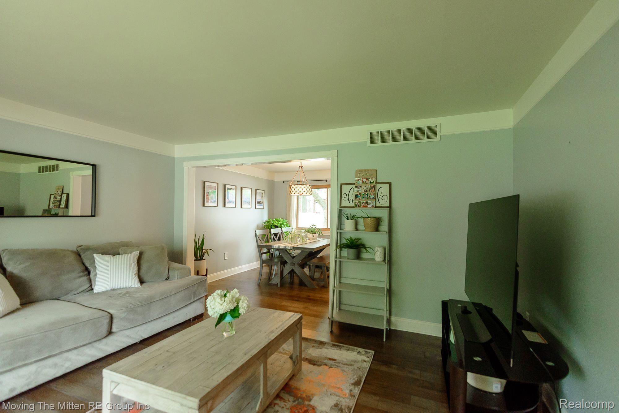 7710 Chichester Road Canton, MI 48187 - Photo 5 of 60 Gallery Image 5
