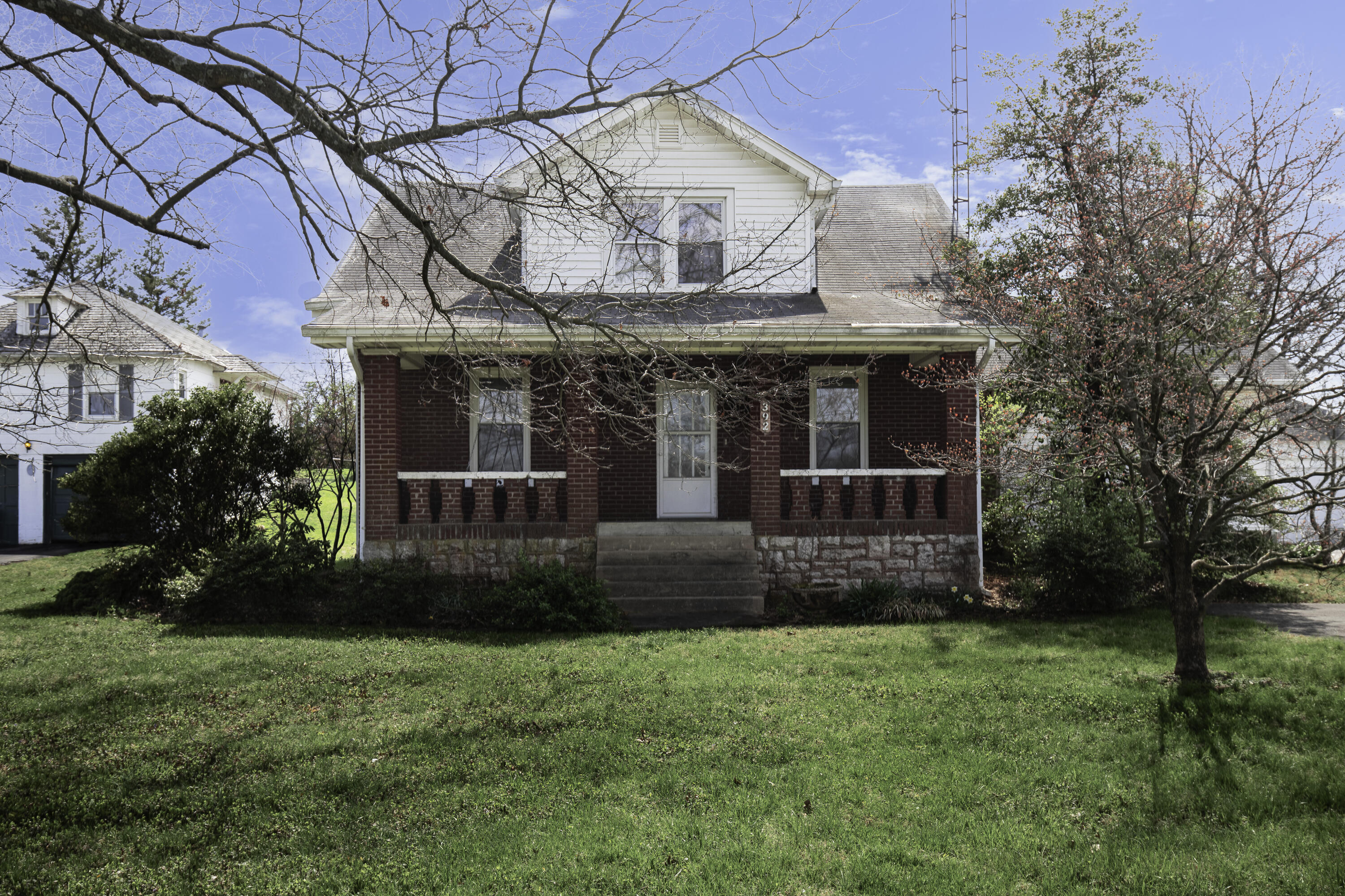 392-394 Lexington Road Versailles, KY 40383 - Photo 1 of 40 392 Lexington Rd 32