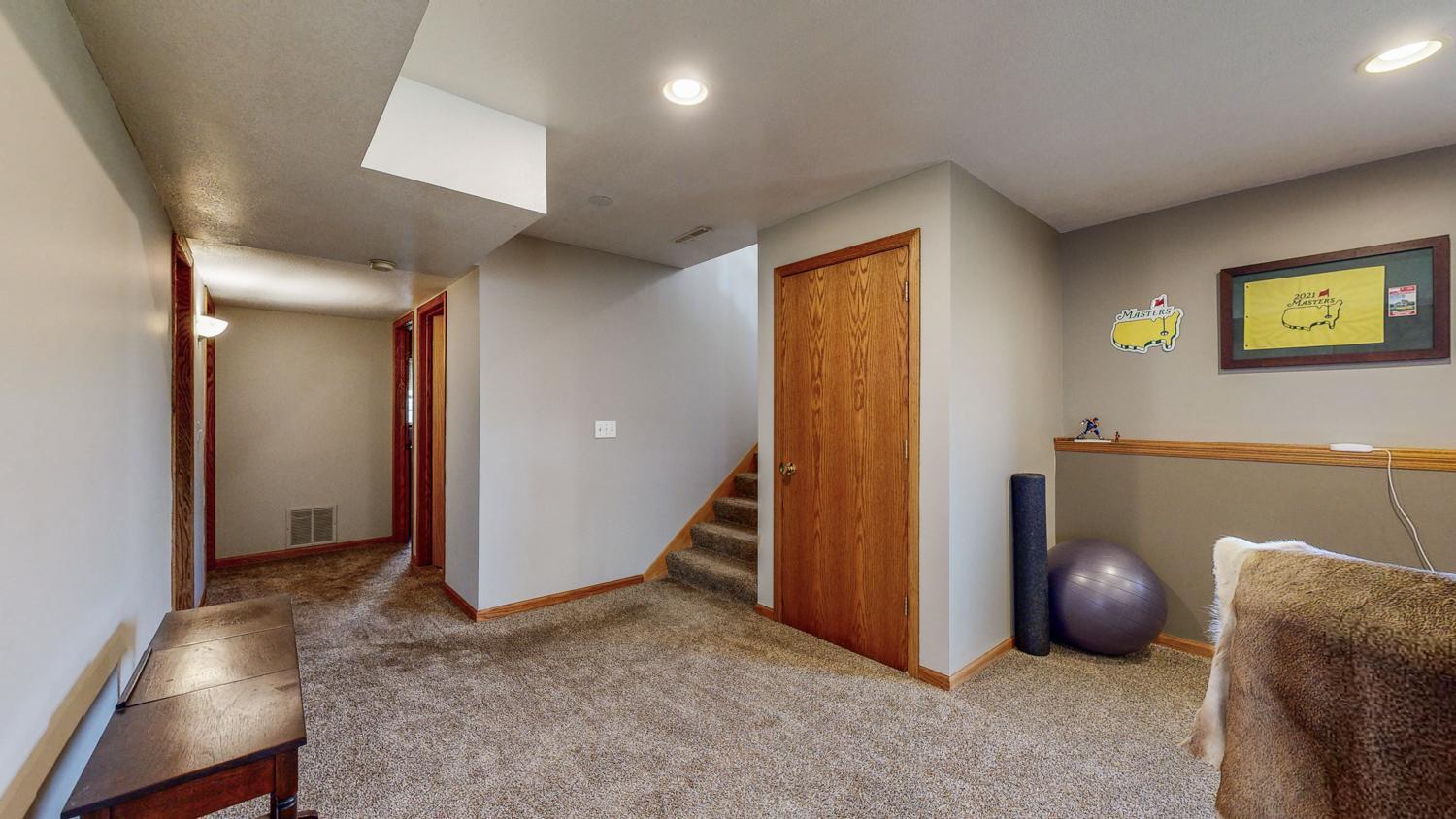 335 19th Street Southwest Rochester, MN 55902 - Photo 14 of 26 Gallery Image 14