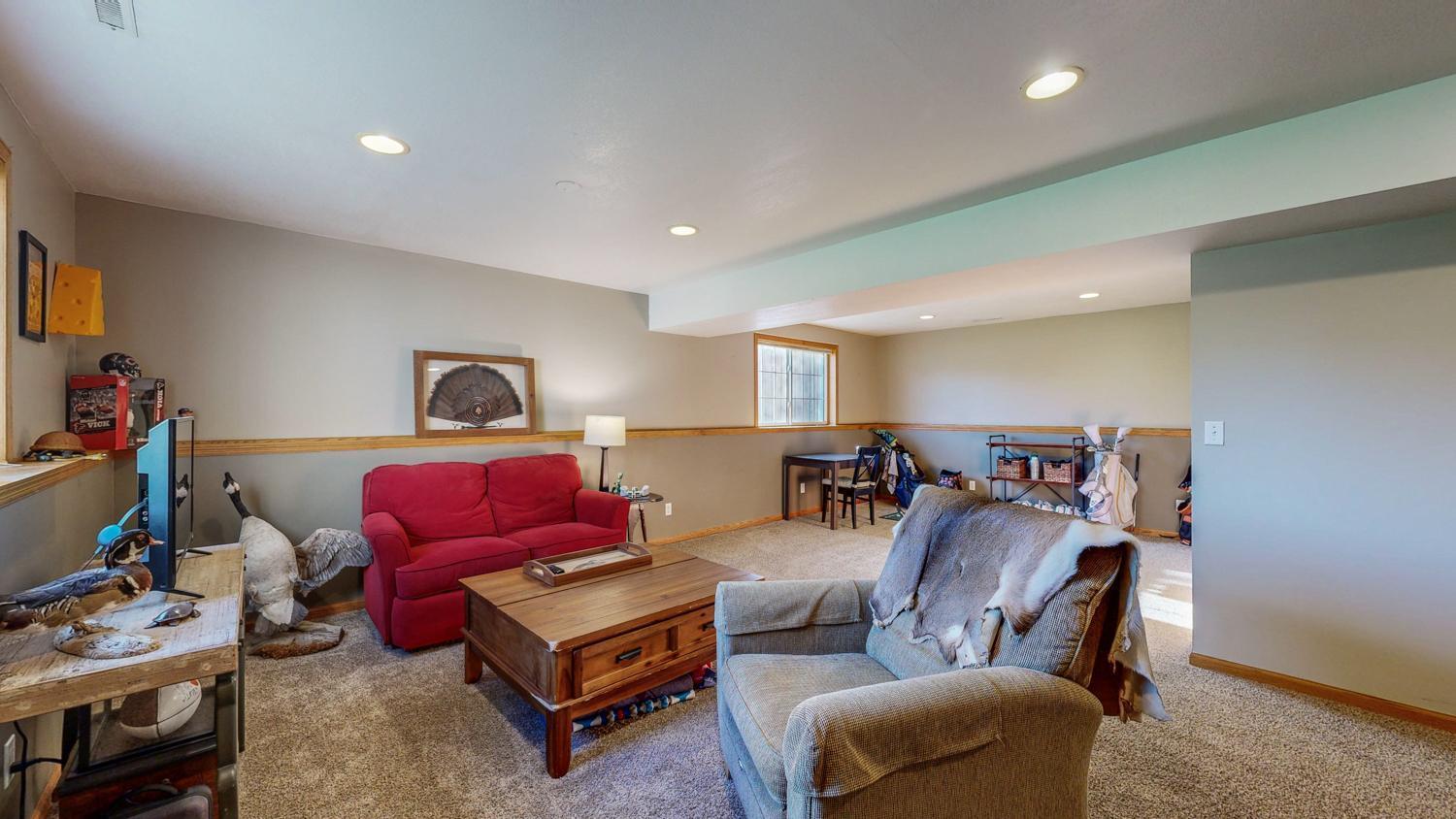 335 19th Street Southwest Rochester, MN 55902 - Photo 16 of 26 Gallery Image 16