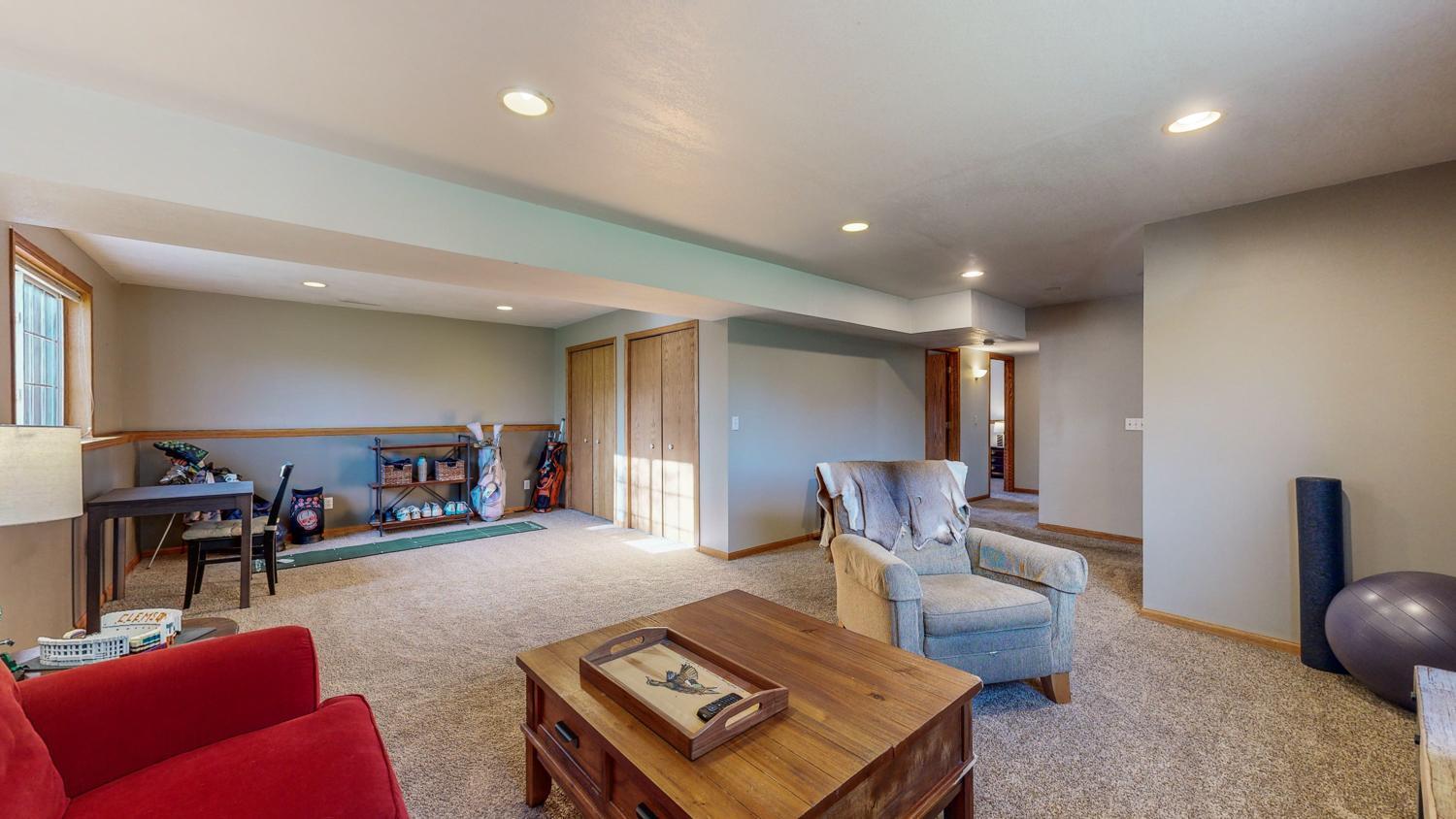335 19th Street Southwest Rochester, MN 55902 - Photo 17 of 26 Gallery Image 17