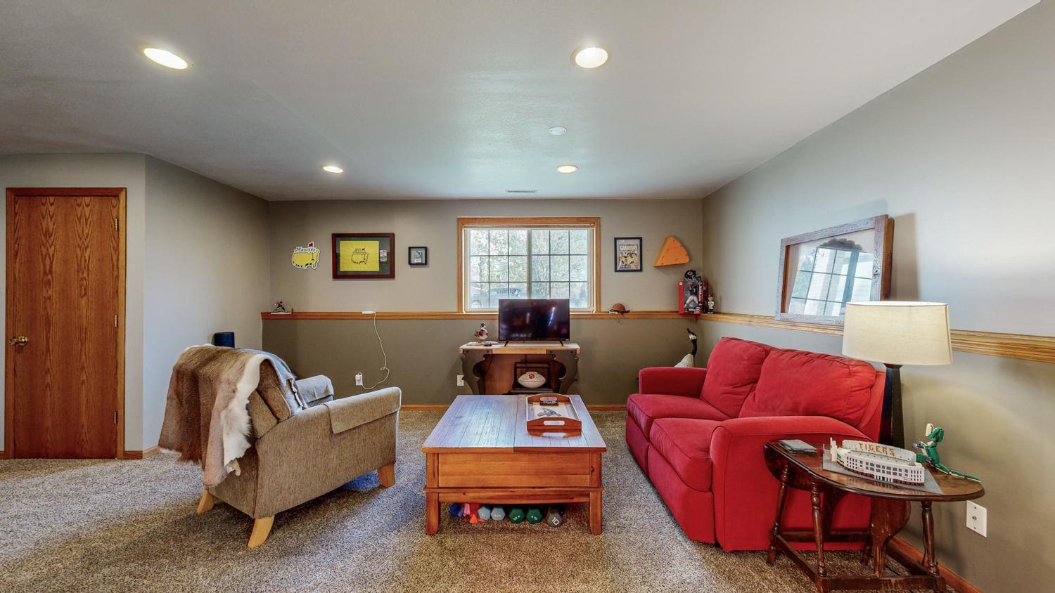 335 19th Street Southwest Rochester, MN 55902 - Photo 18 of 26 Gallery Image 18