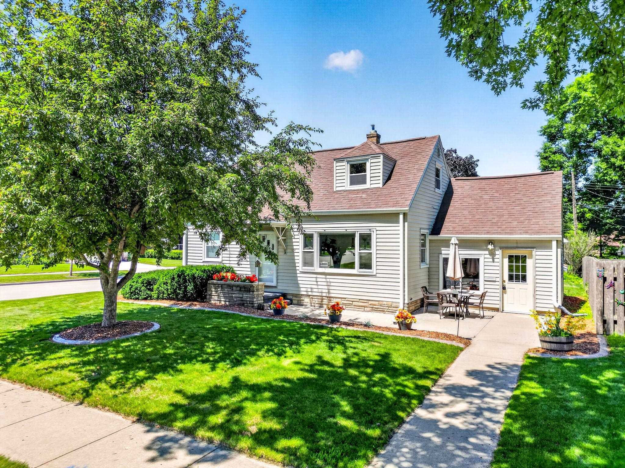 804 East Maple Street Appleton, WI 54915 - Photo 1 of 49