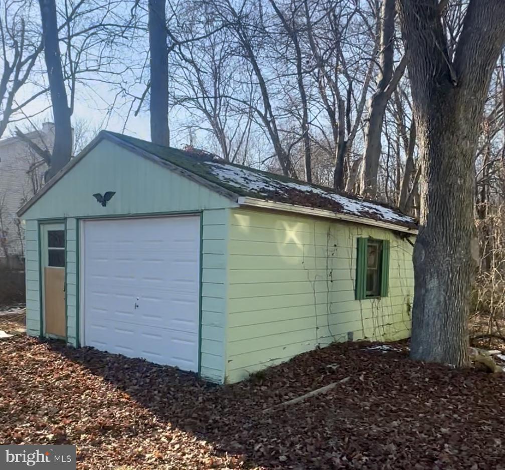 838 South Stepney Road Aberdeen, MD 21001 - Photo 7 of 11 OVERSIZED SINGLE GARAGE