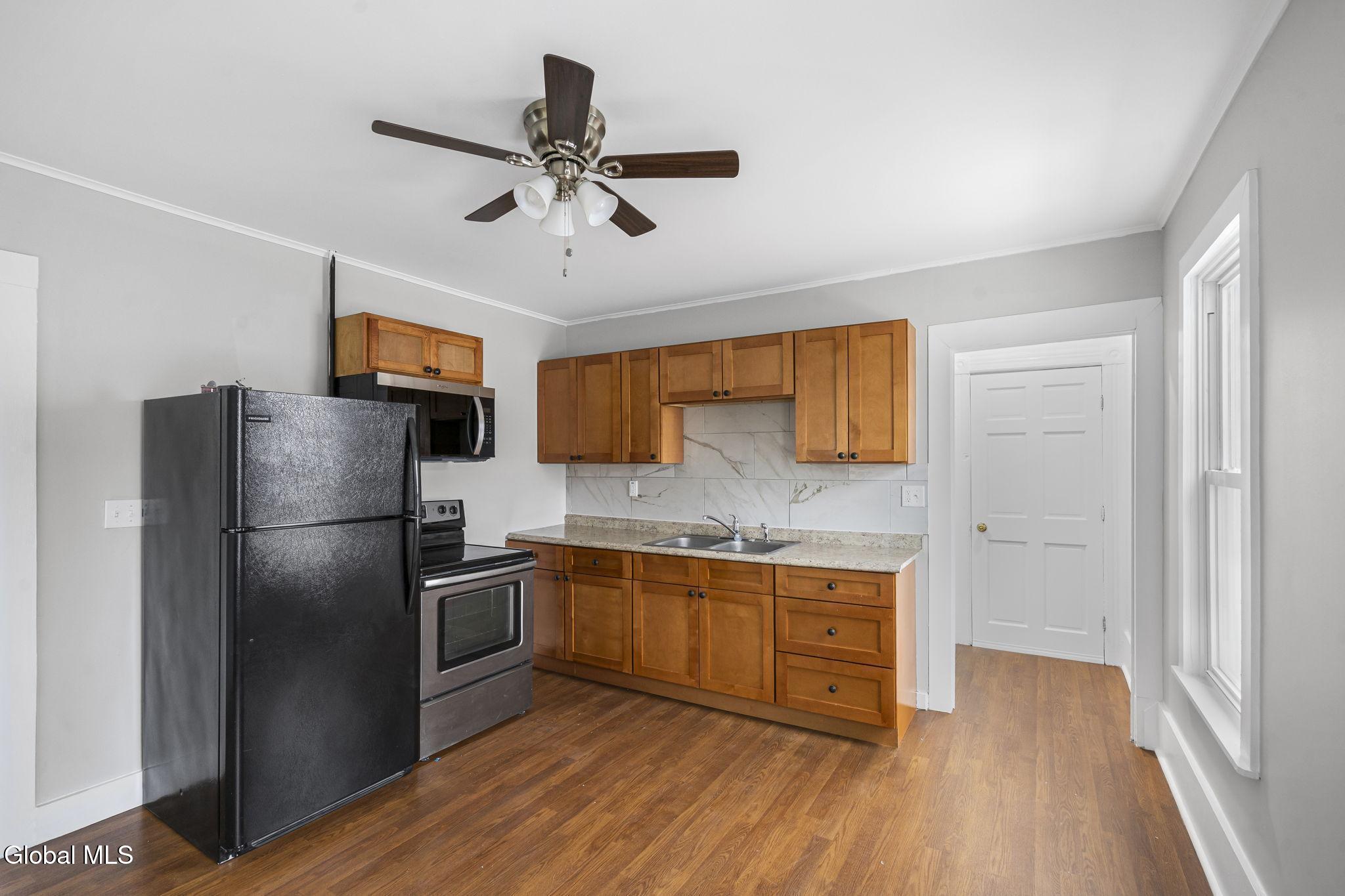 1331 Hodgson Street Schenectady, NY 12303 - Photo 14 of 27 14