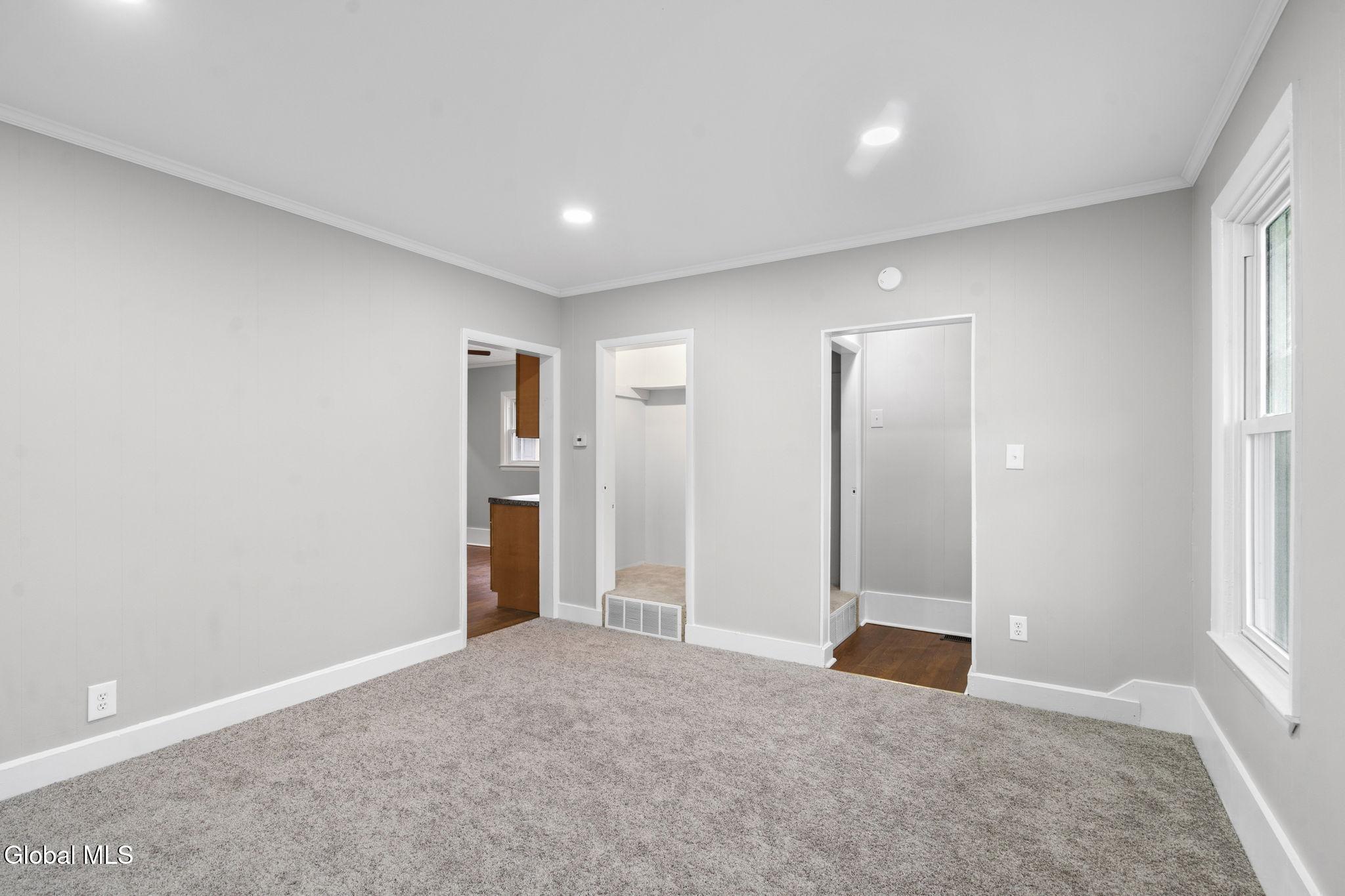 1331 Hodgson Street Schenectady, NY 12303 - Photo 5 of 27 5