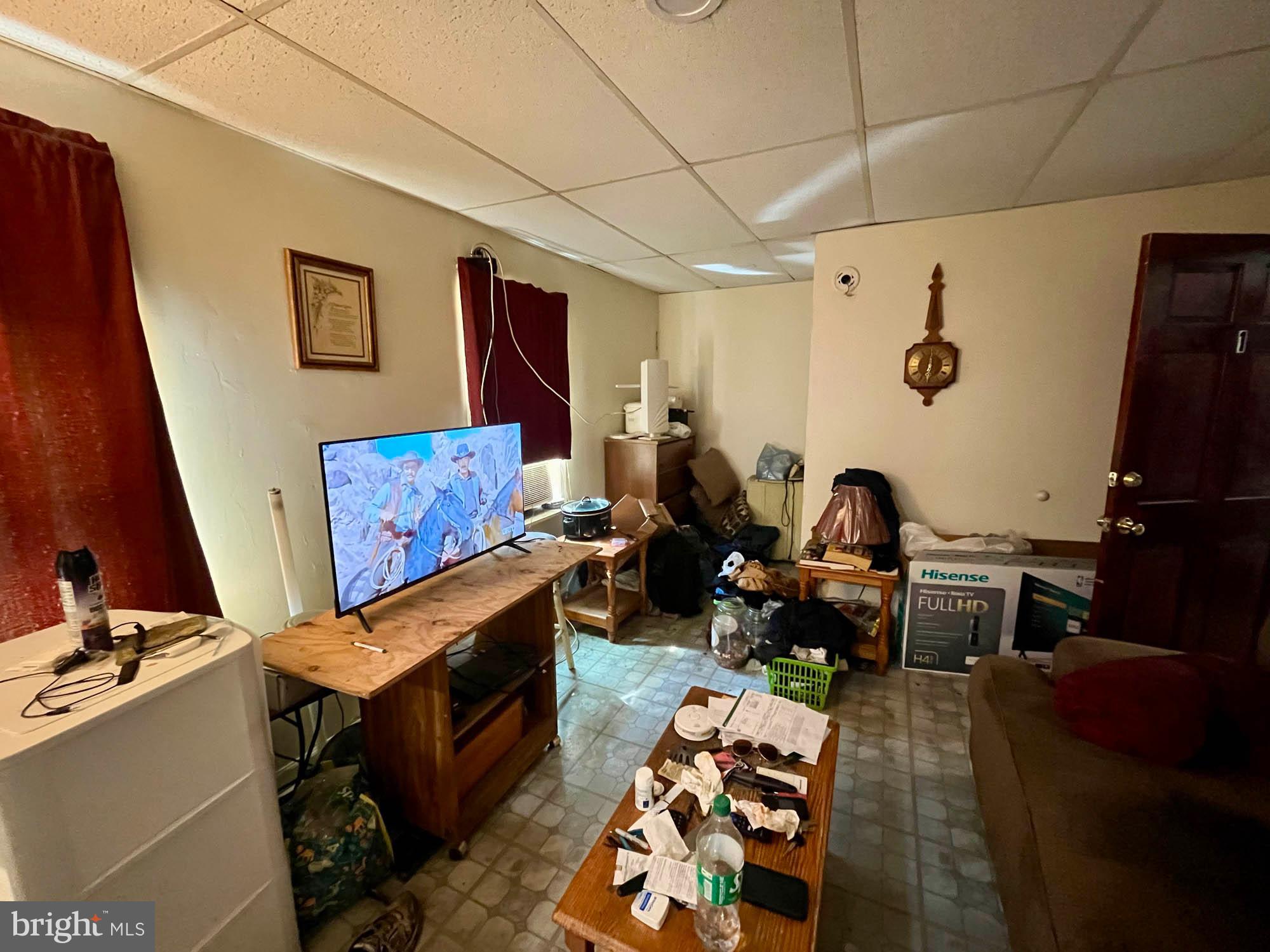 1727 Earhart Road Baltimore, MD 21221 - Photo 34 of 48 a very nice looking room with a couch