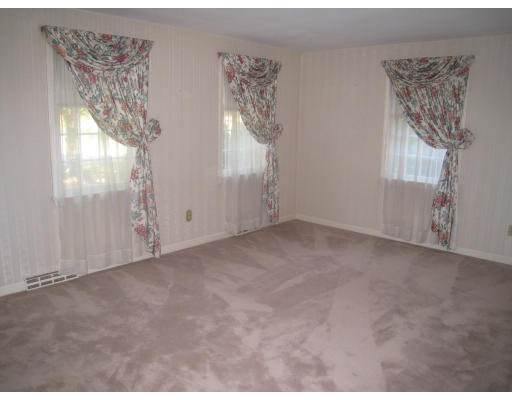 13 Singlefoot Road Chelmsford, MA 01824 - Photo 14 of 30