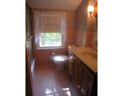 13 Singlefoot Road Chelmsford, MA 01824 - Photo 18 of 30