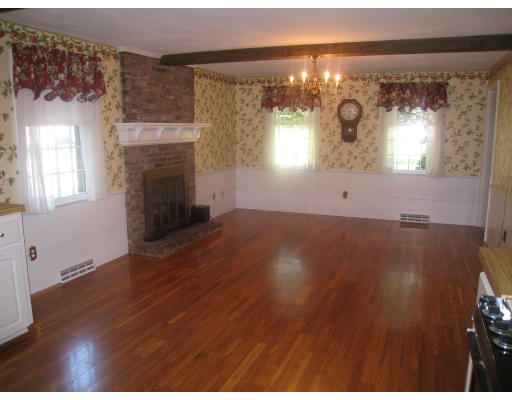 13 Singlefoot Road Chelmsford, MA 01824 - Photo 7 of 30