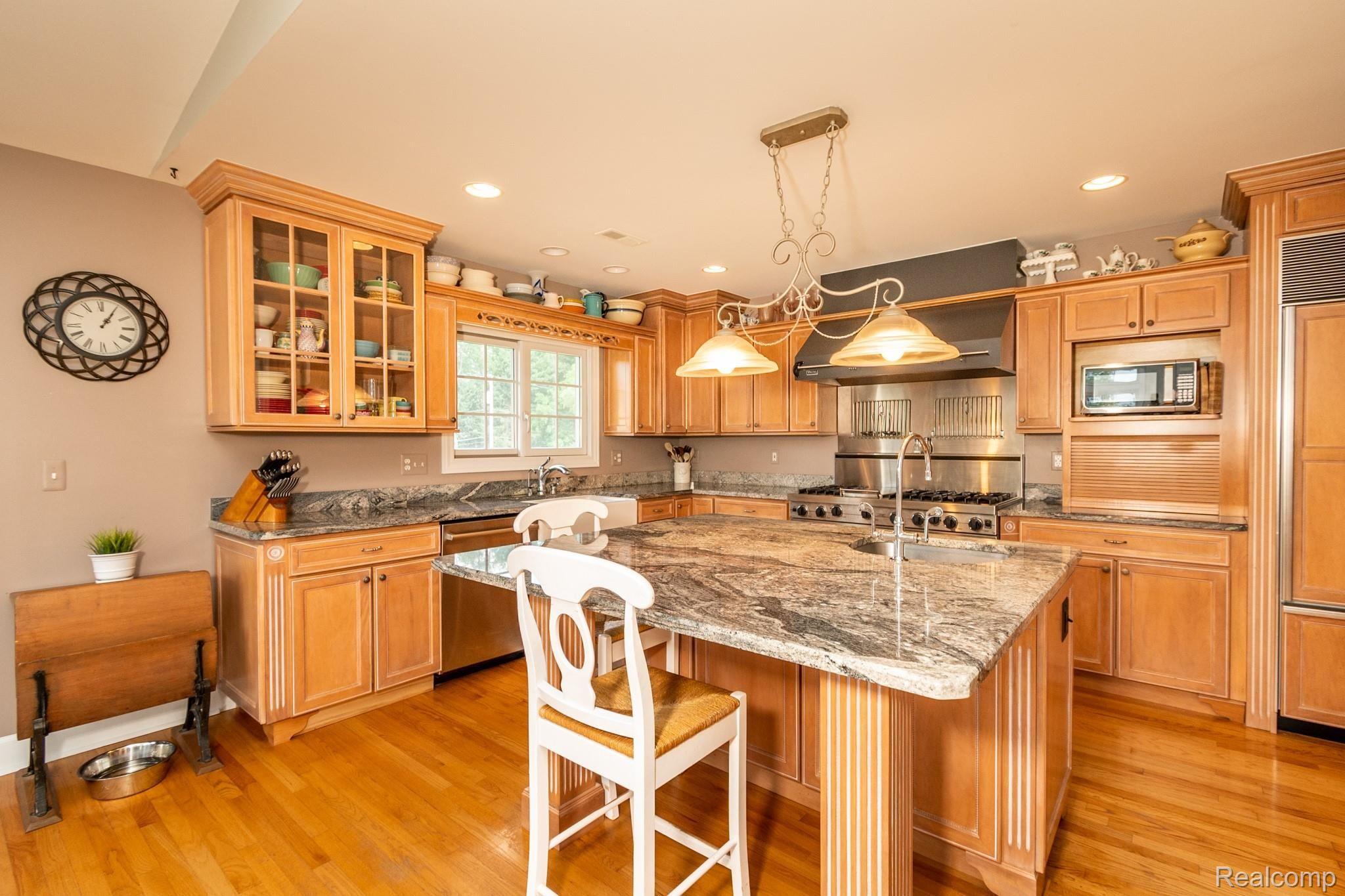 1475 Alter Road Milford, MI 48381 - Photo 12 of 59 013.jpg
