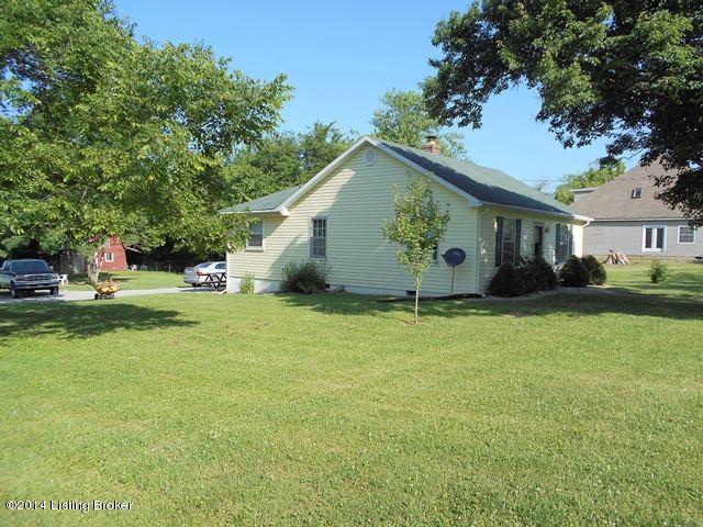 4712 Hopewell Road Louisville, KY 40299 - Photo 2 of 18 2