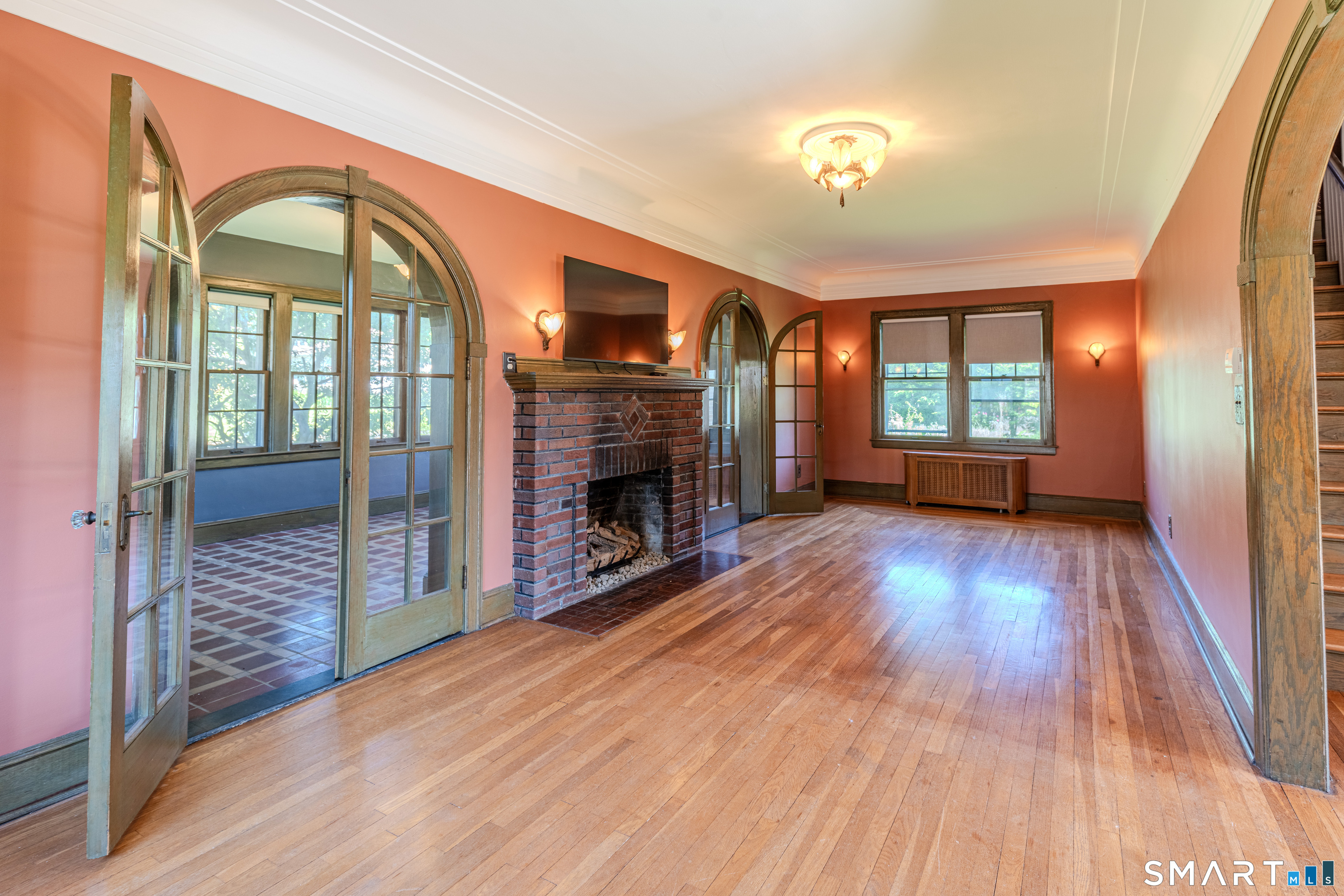 46 Bretton Road Middletown, CT 06457 - Photo 2 of 40