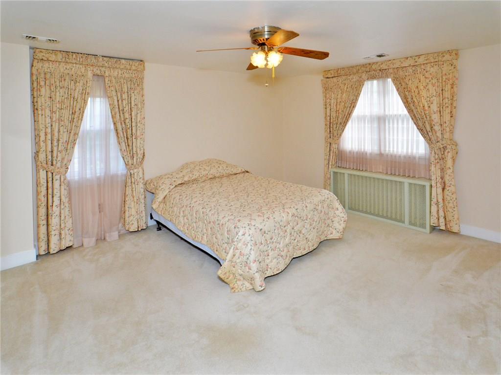 141 Ritzland Road Pittsburgh, PA 15235 - Photo 14 of 23 Gallery Image 14