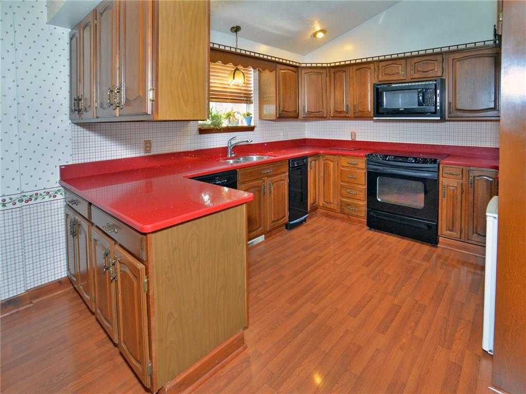 141 Ritzland Road Pittsburgh, PA 15235 - Photo 3 of 23 Gallery Image 3